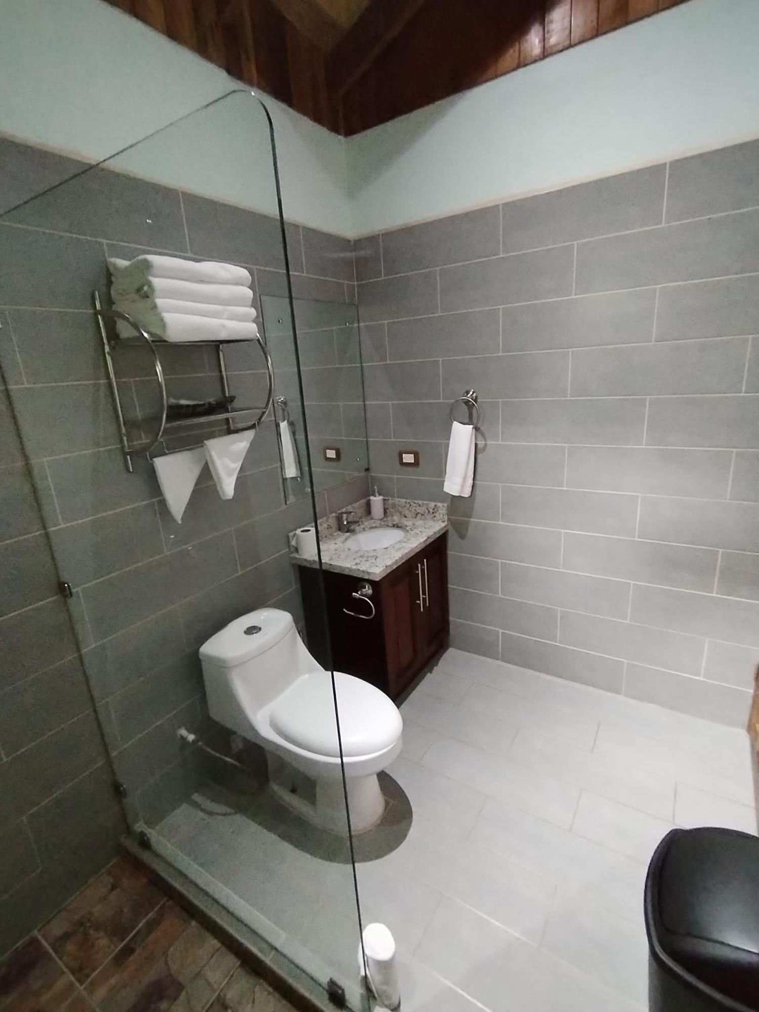 Bungalows Beachfront Hotel Пунта Ува Екстериор снимка