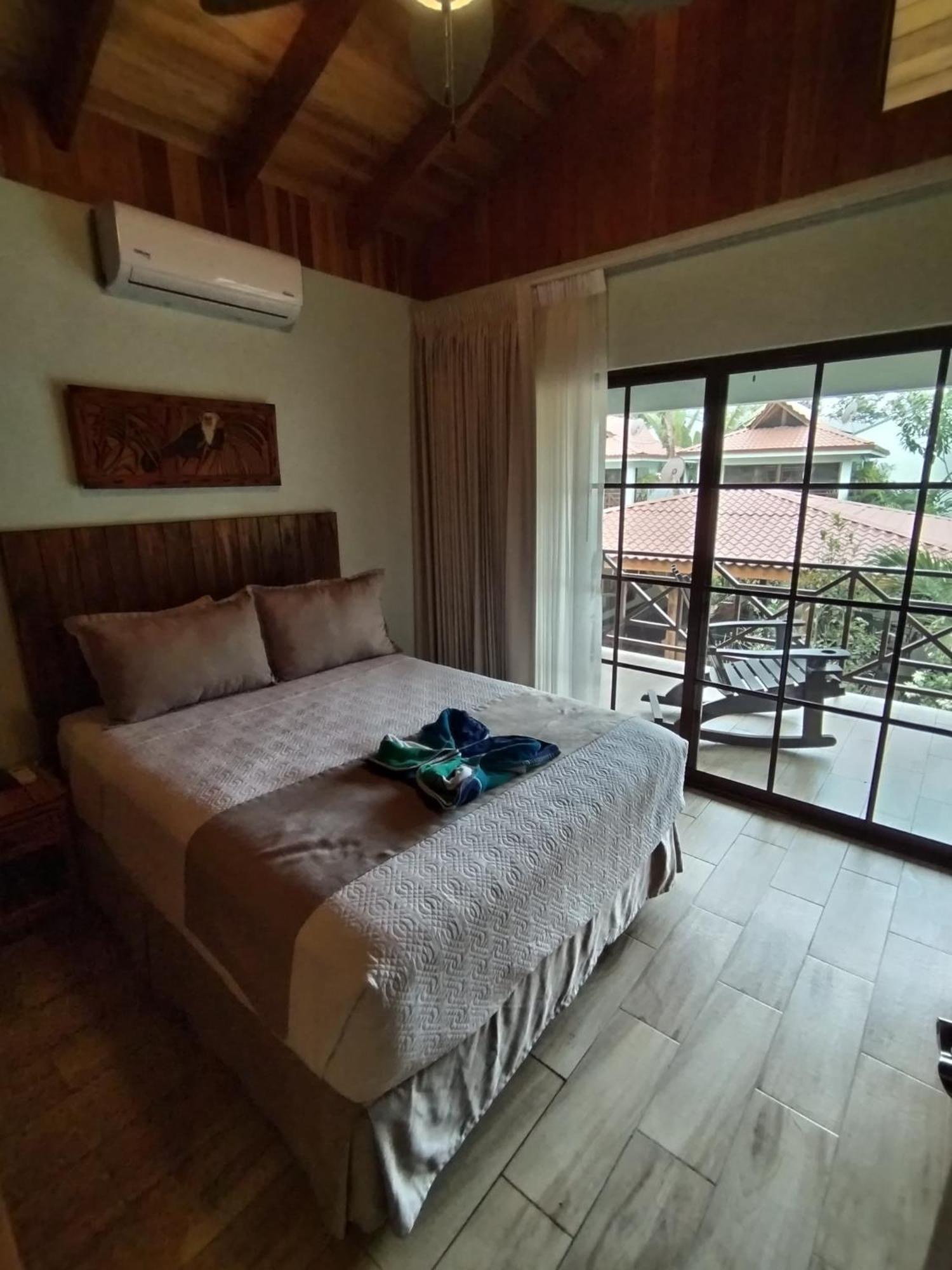 Bungalows Beachfront Hotel Пунта Ува Екстериор снимка